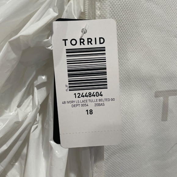 Wedding Dress - Picture 6 of 6